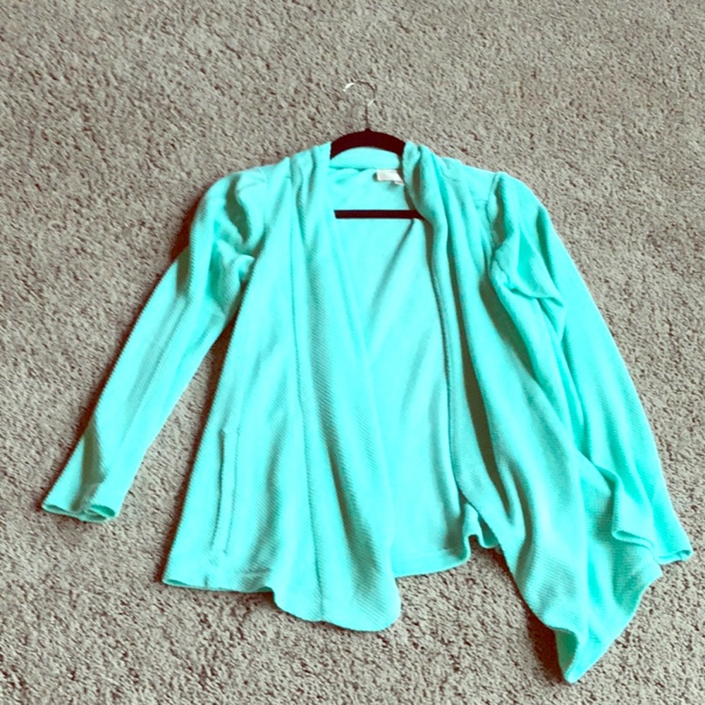 Knit cardigan in mint. Size M